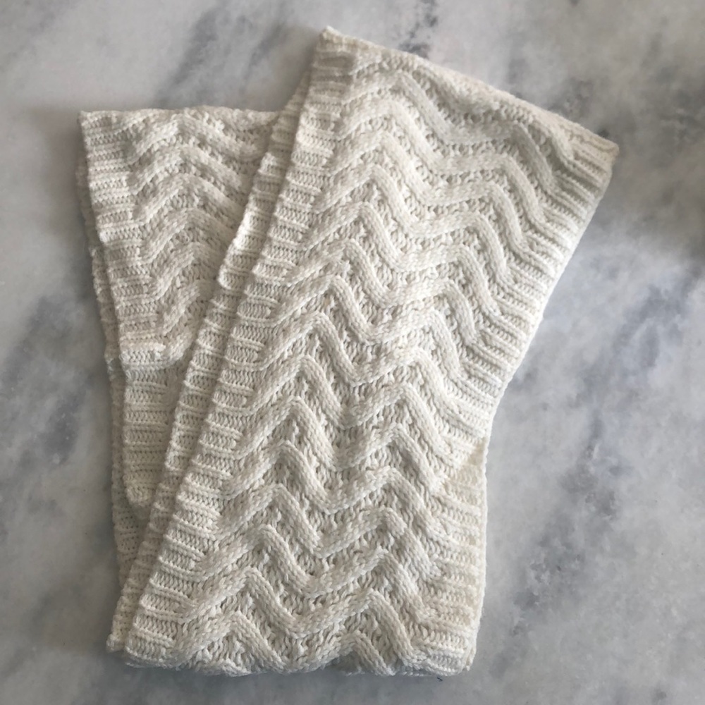 White infinity scarf